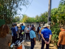 LINE_ALBUM_ลงพื้นที่ ม_3 บ้านสันคะยอม_260319_6.jpg - เทศบาลตำบลสันป่าตองได้เข้าร่วมประชุมประชาคมเพื่อทบทวนแผนพัฒนาท้องถิ่น พ.ศ 2566 - 2570 ระดับหมู่บ้าน บ้านสันคะยอม | https://www.sanpatong.go.th